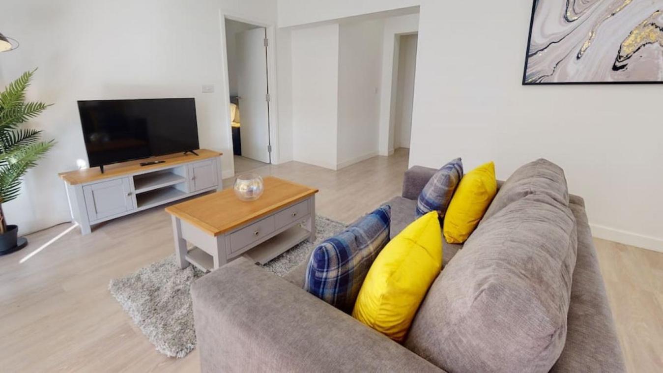 Luxury Apartment - Town Centre North ستيفنيج المظهر الخارجي الصورة